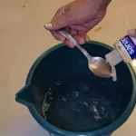 With a few drops you remove all dirt stains from the floor: it leaves it shiny